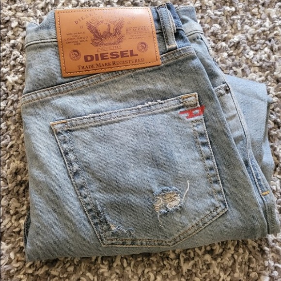 MENS DIESEL JEANS - Picture 2 of 4